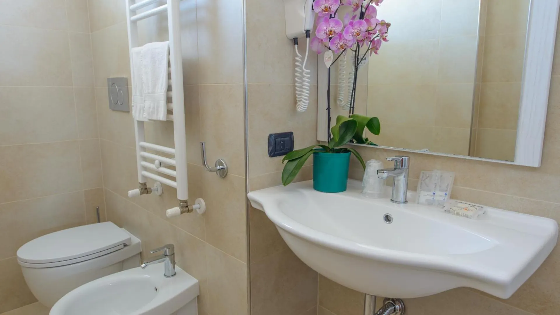 Hotel Sans Souci Rimini 3*,